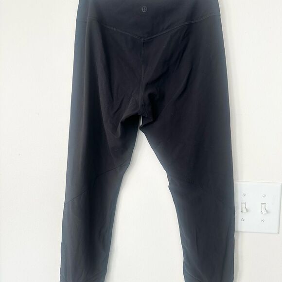Lululemon Kris Cross Crop Leggings 8 - Picture 4 of 6